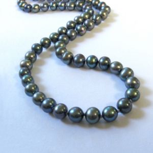 grey-pearls - elegant and ladylike - pearl photos.jpg